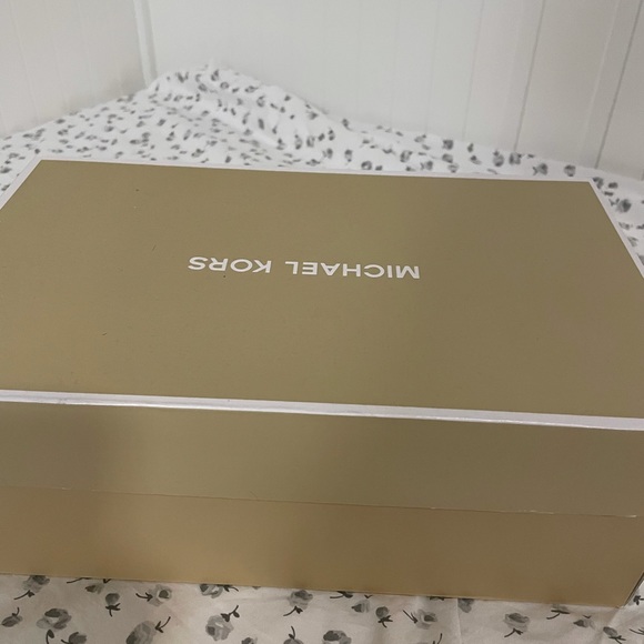 Sandals - Picture 4 of 6